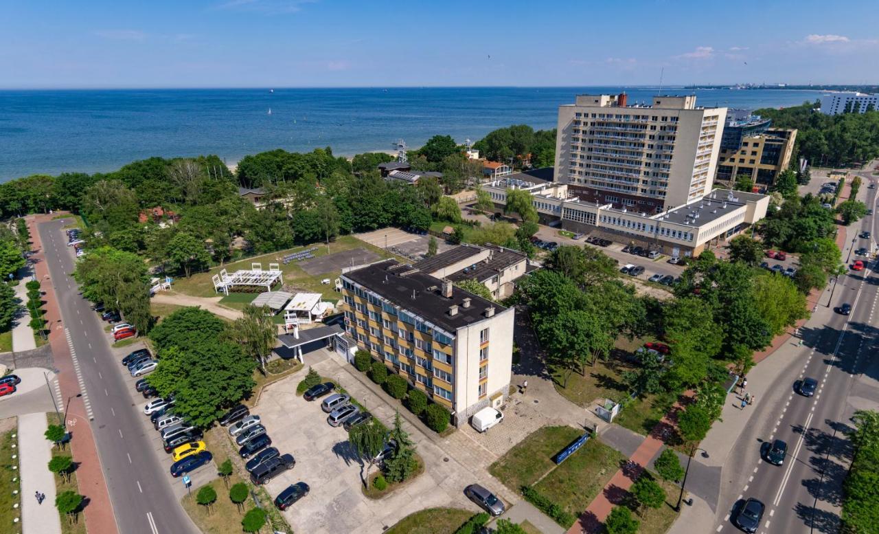 Sopocki Zdroj Hotel โซพอต ภายนอก รูปภาพ